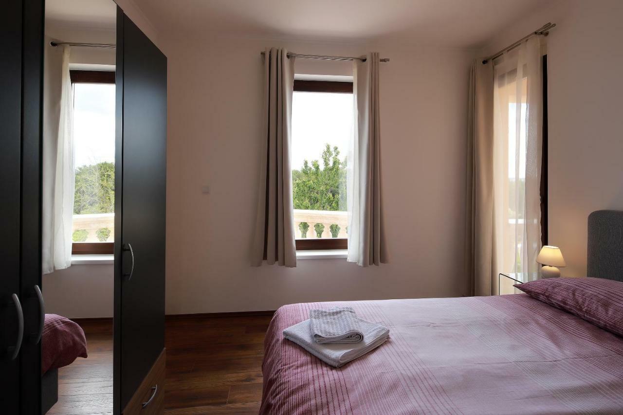 Apartments Galboka Nerezine Ngoại thất bức ảnh
