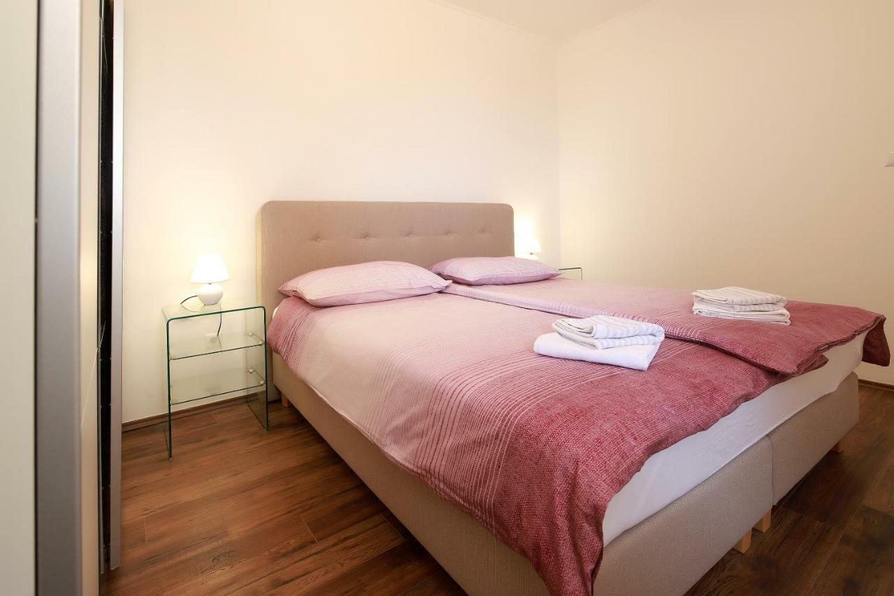 Apartments Galboka Nerezine Ngoại thất bức ảnh