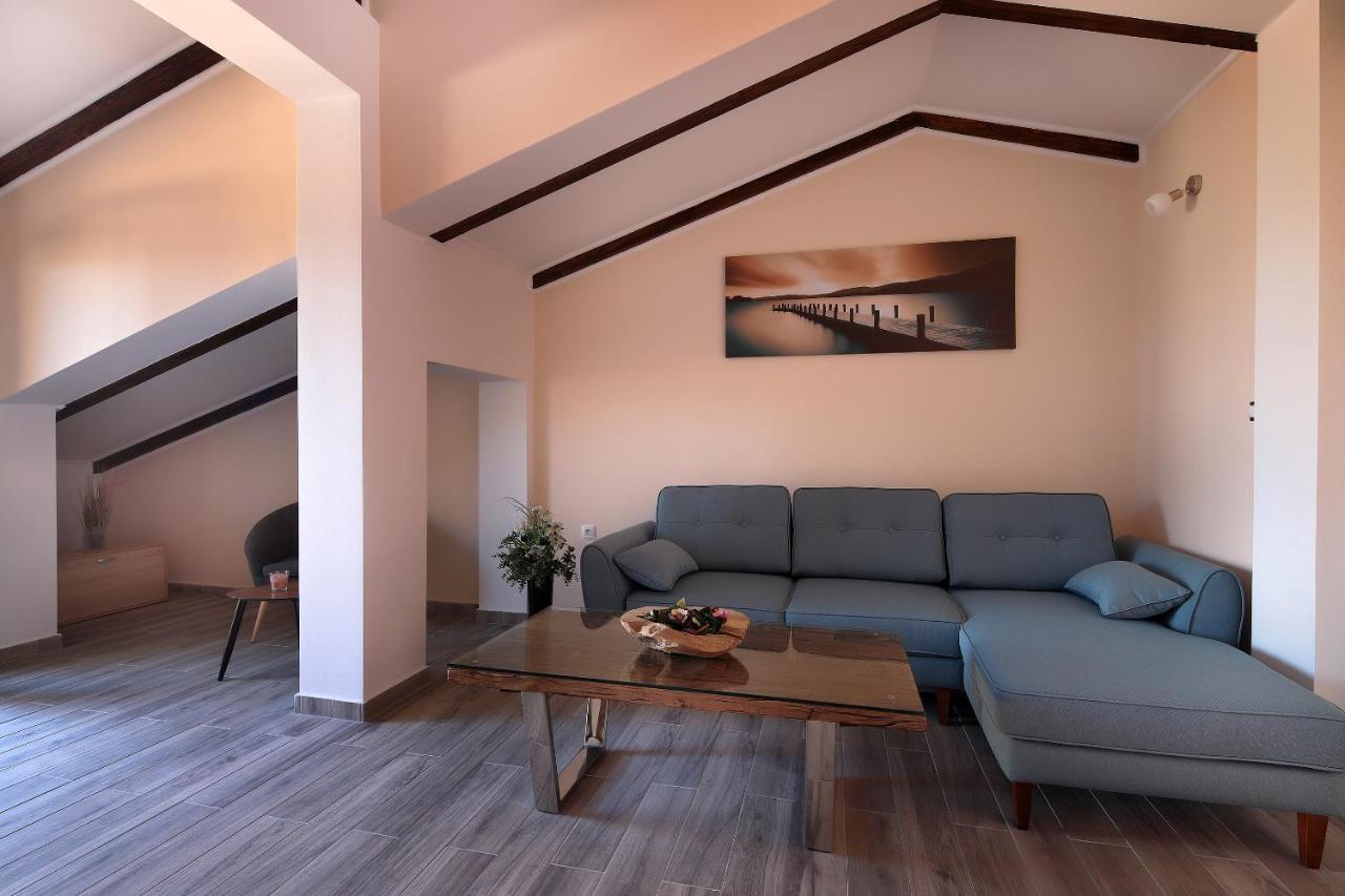 Apartments Galboka Nerezine Ngoại thất bức ảnh