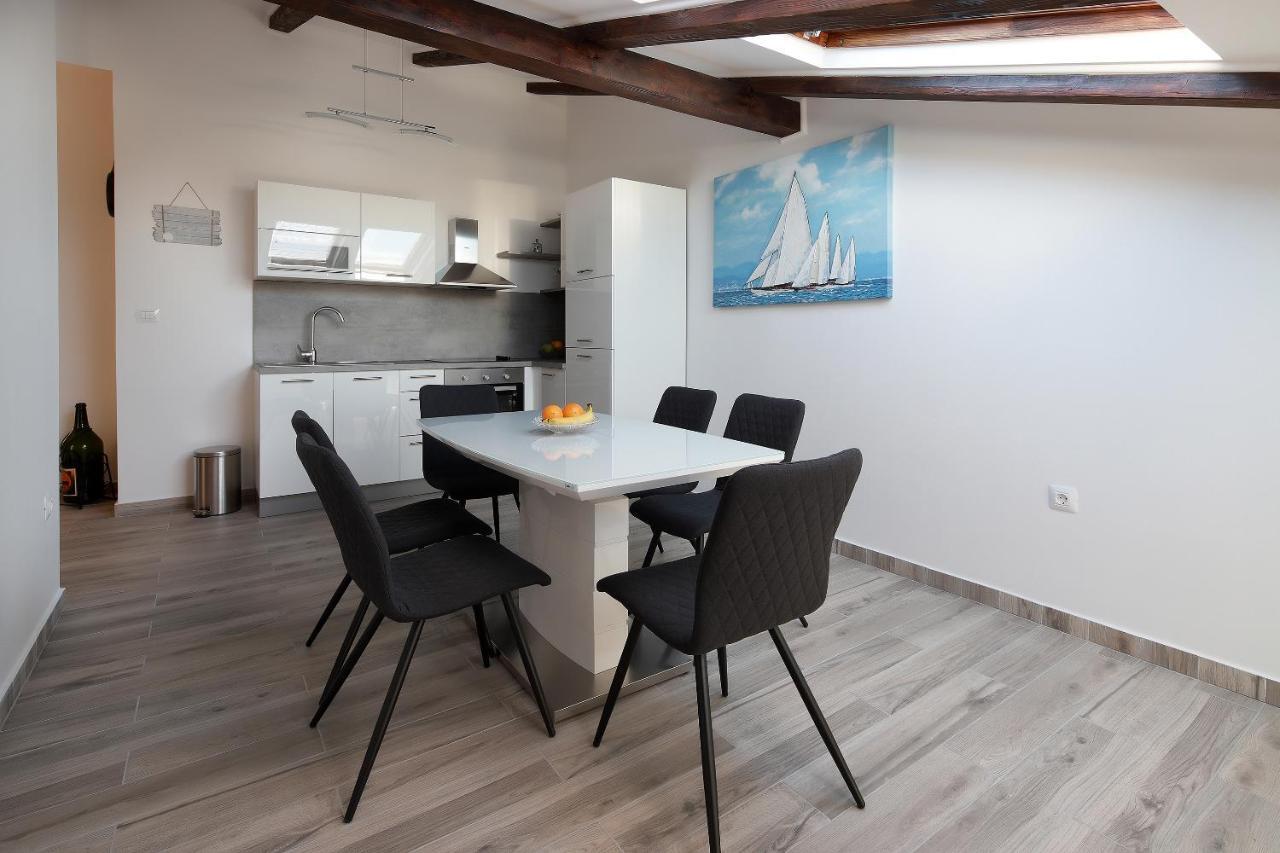 Apartments Galboka Nerezine Ngoại thất bức ảnh