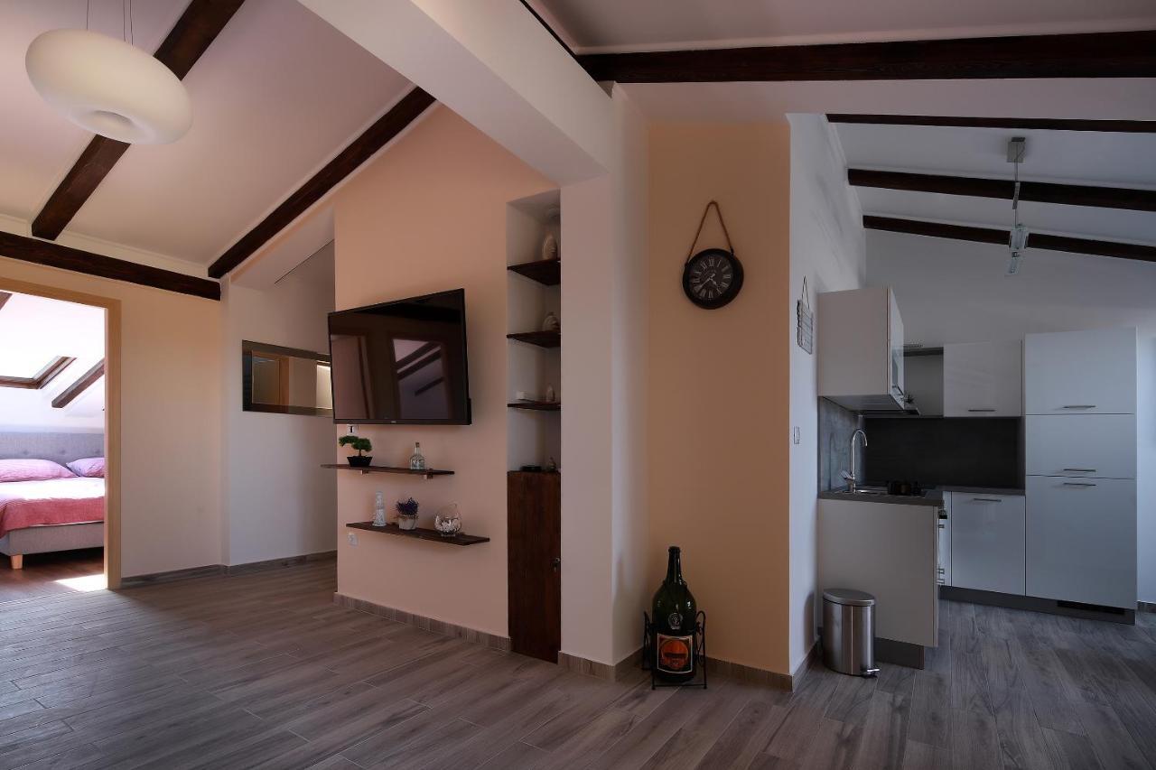 Apartments Galboka Nerezine Ngoại thất bức ảnh
